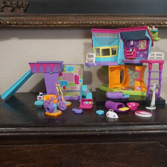Mattel Polly Pocket Pollyvilla Magnetic Treehouse & Game room Garage - Picture 1 of 11